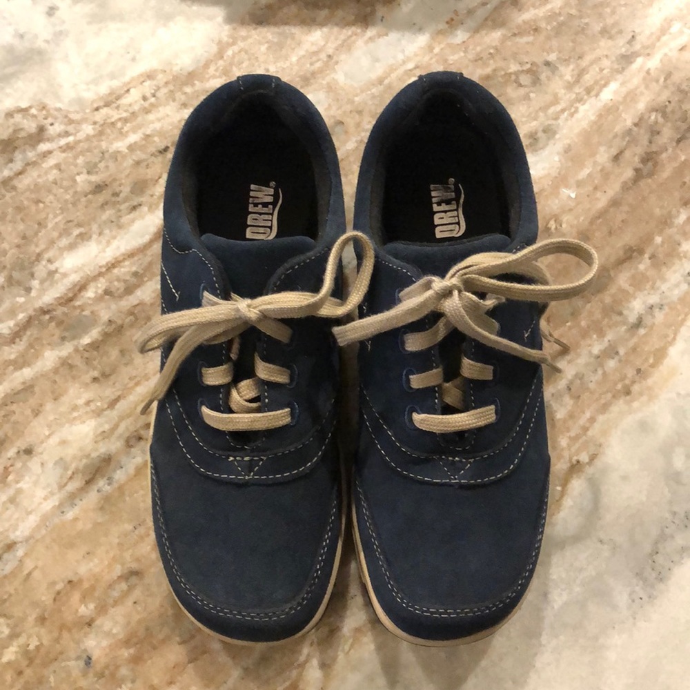 Drew navy with tan piping sneakers